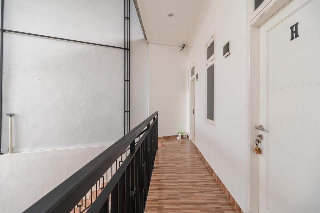 Reddoorz Syariah Near Summarecon Mall Bekasi Exterior foto